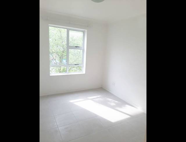 1 bed property to rent in PINELANDS